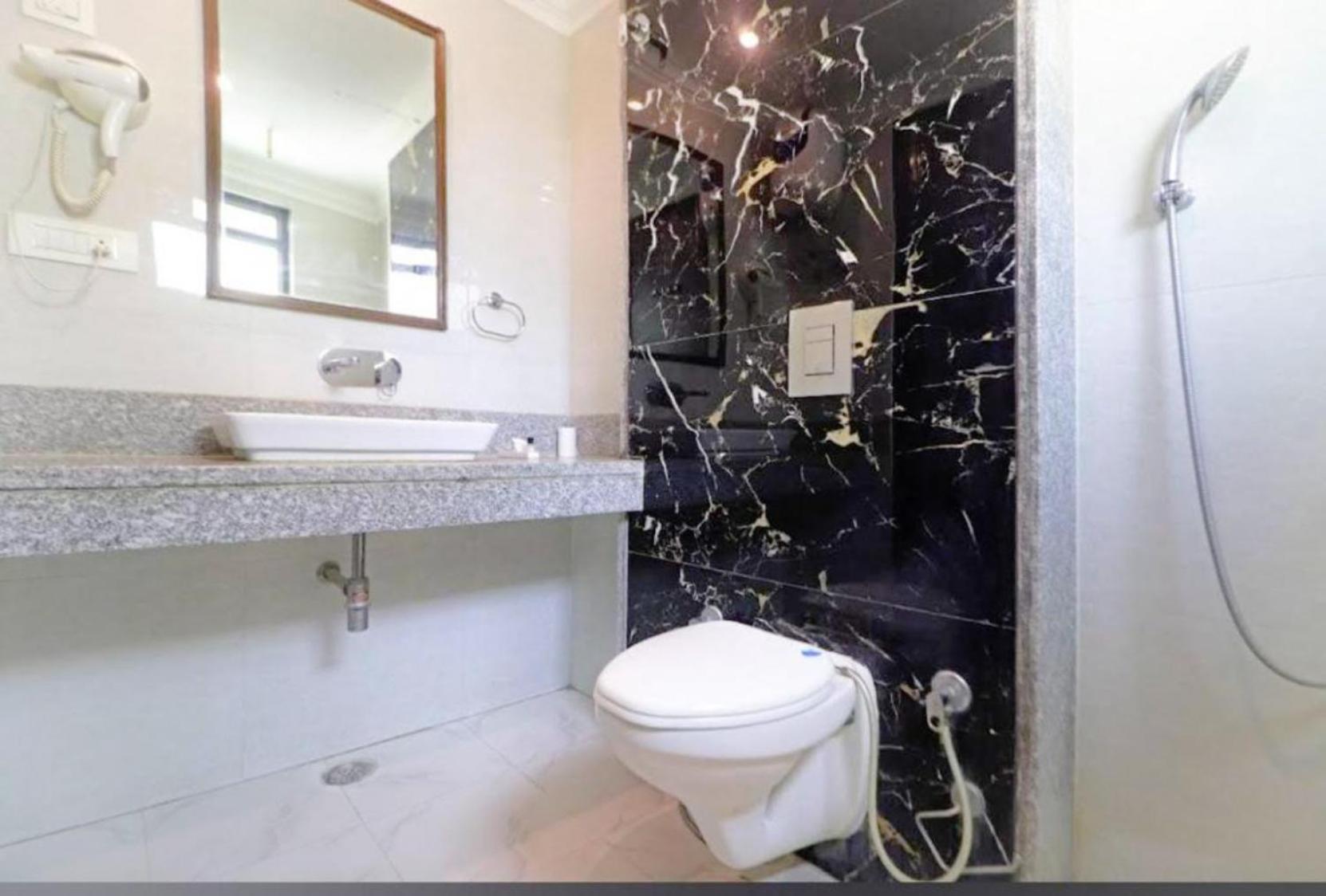 Hotel The Almora By Rs Global Near By Delhi International Airport With - Free Airport Drop Nueva Delhi Exterior foto