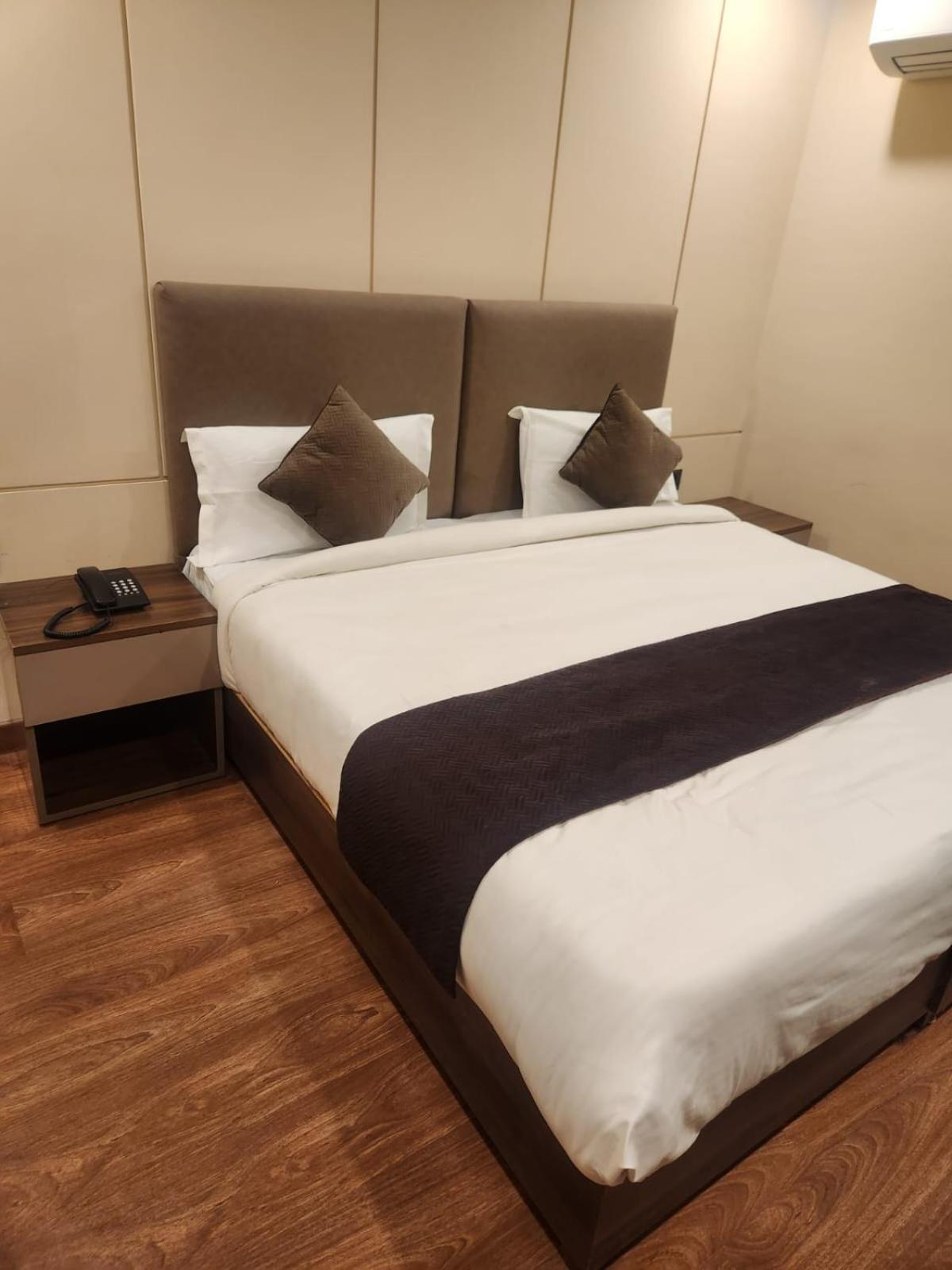 Hotel The Almora By Rs Global Near By Delhi International Airport With - Free Airport Drop Nueva Delhi Exterior foto