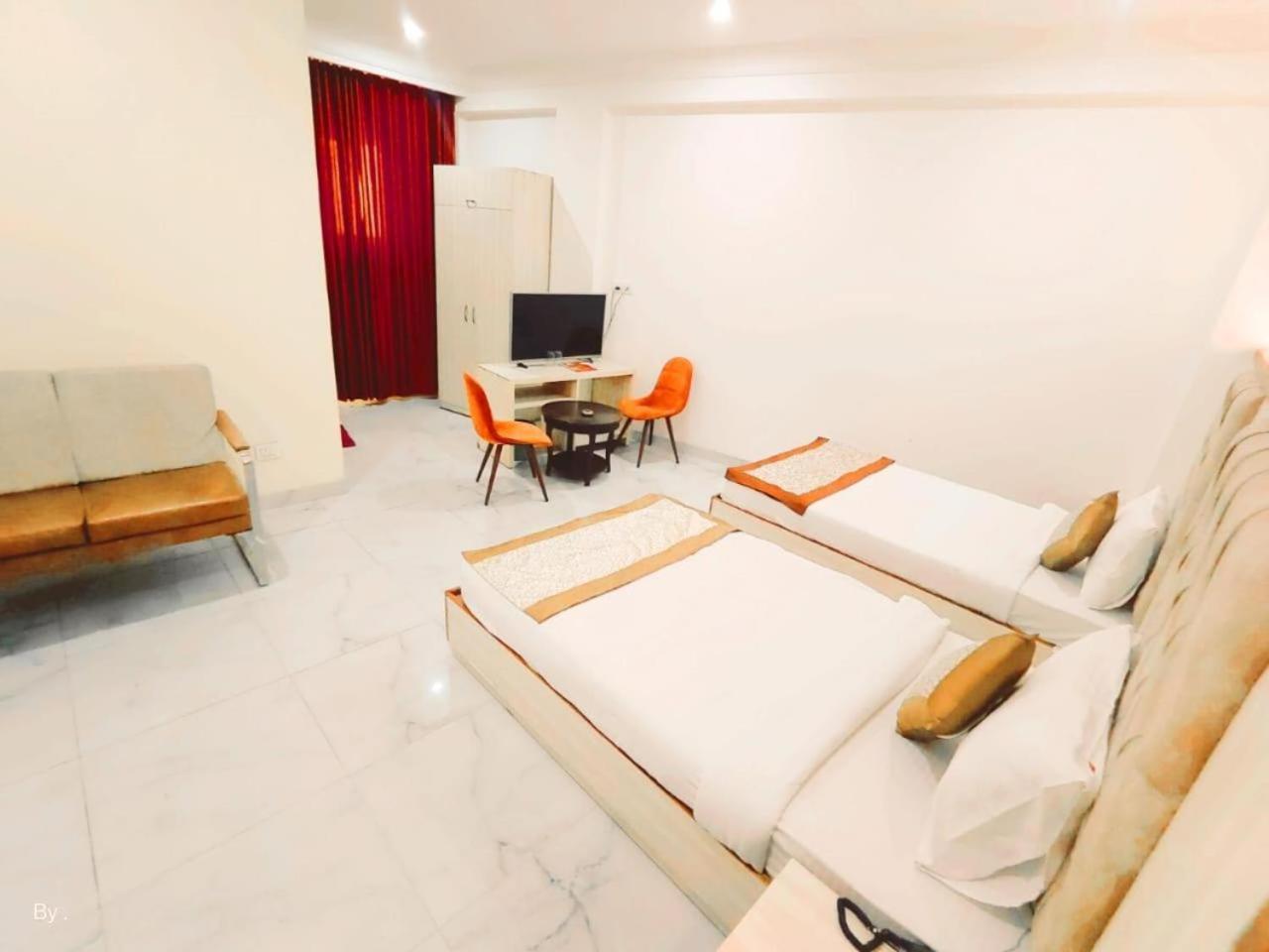 Hotel The Almora By Rs Global Near By Delhi International Airport With - Free Airport Drop Nueva Delhi Exterior foto