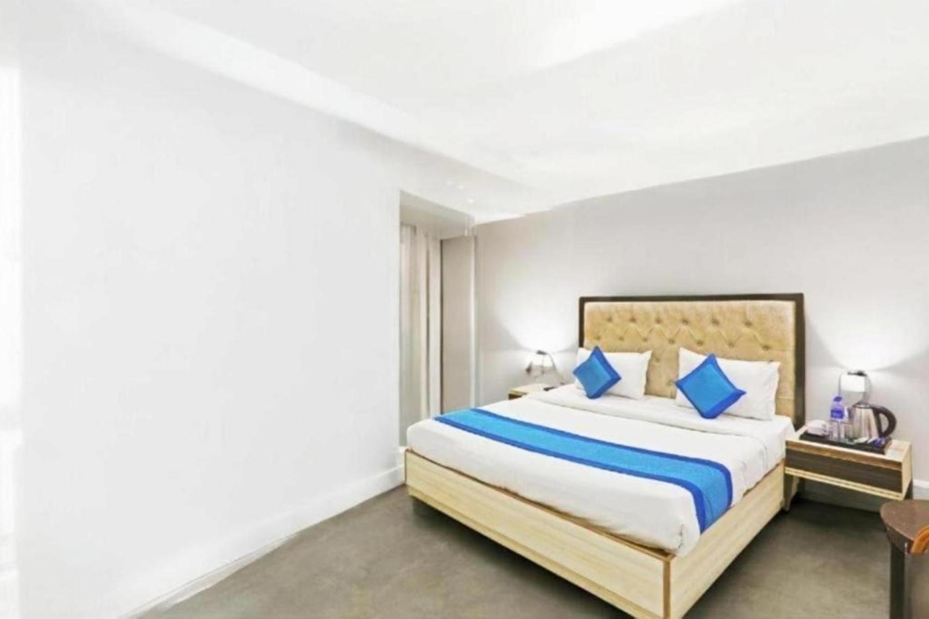 Hotel The Almora By Rs Global Near By Delhi International Airport With - Free Airport Drop Nueva Delhi Exterior foto